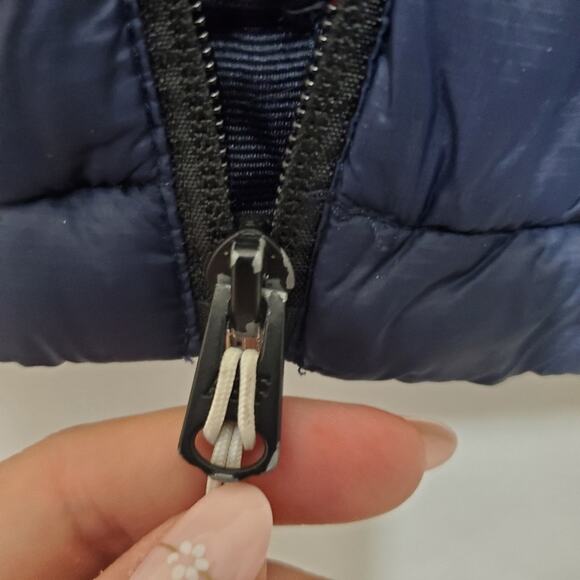 Abercrombie A&F Puffer Jacket with Removable Hood Poly-Fill Water Resistant Flaw - Picture 14 of 15